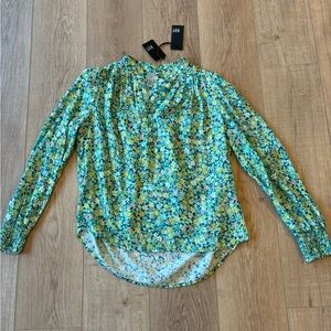 Kut from the Kloth NWT Green Floral V-Neck Long-Sleeve Blouse Silky Spring Small
